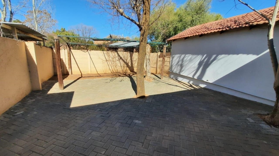 To Let commercial Property for Rent in Langenhovenpark Free State